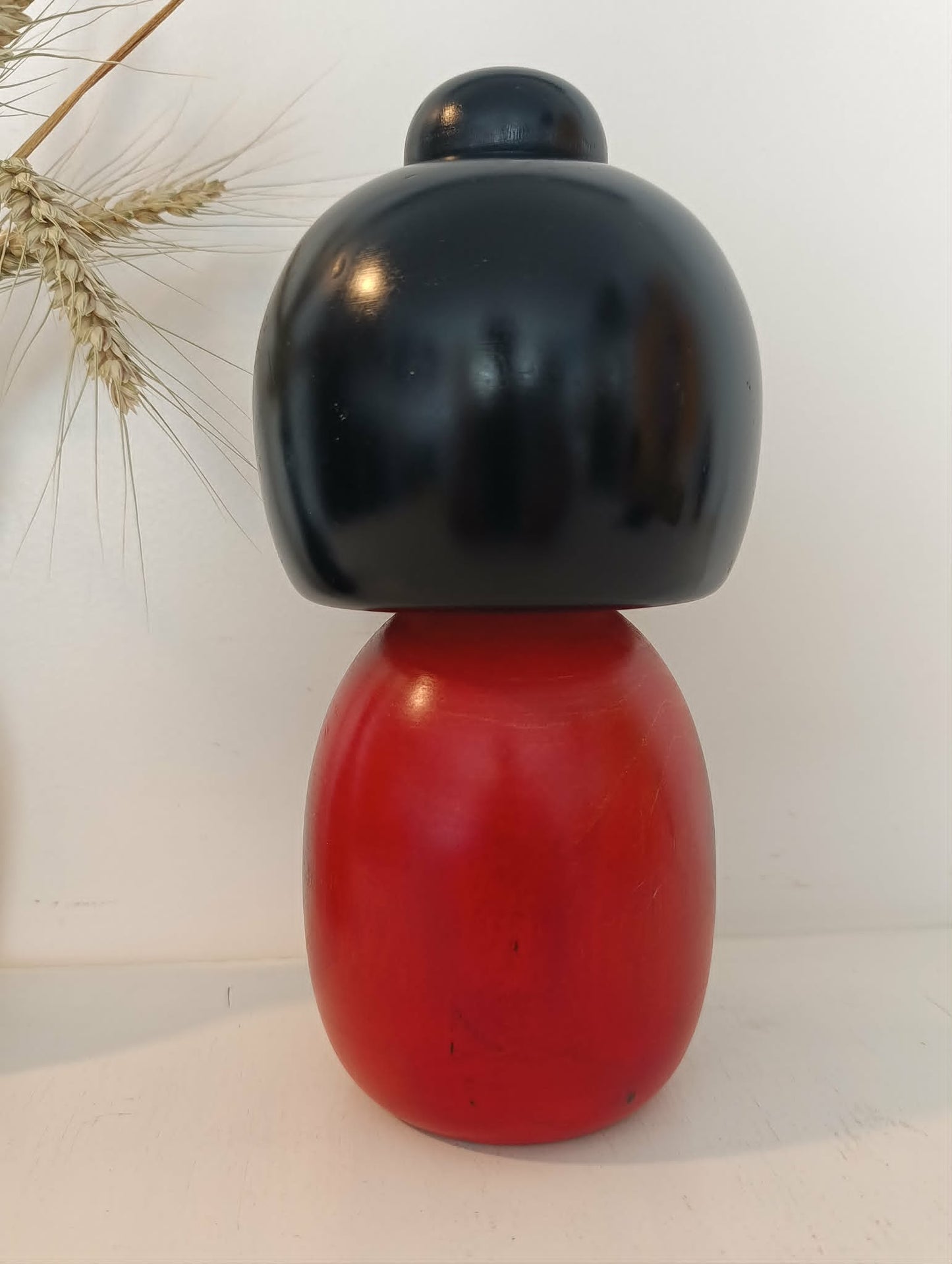 UNE